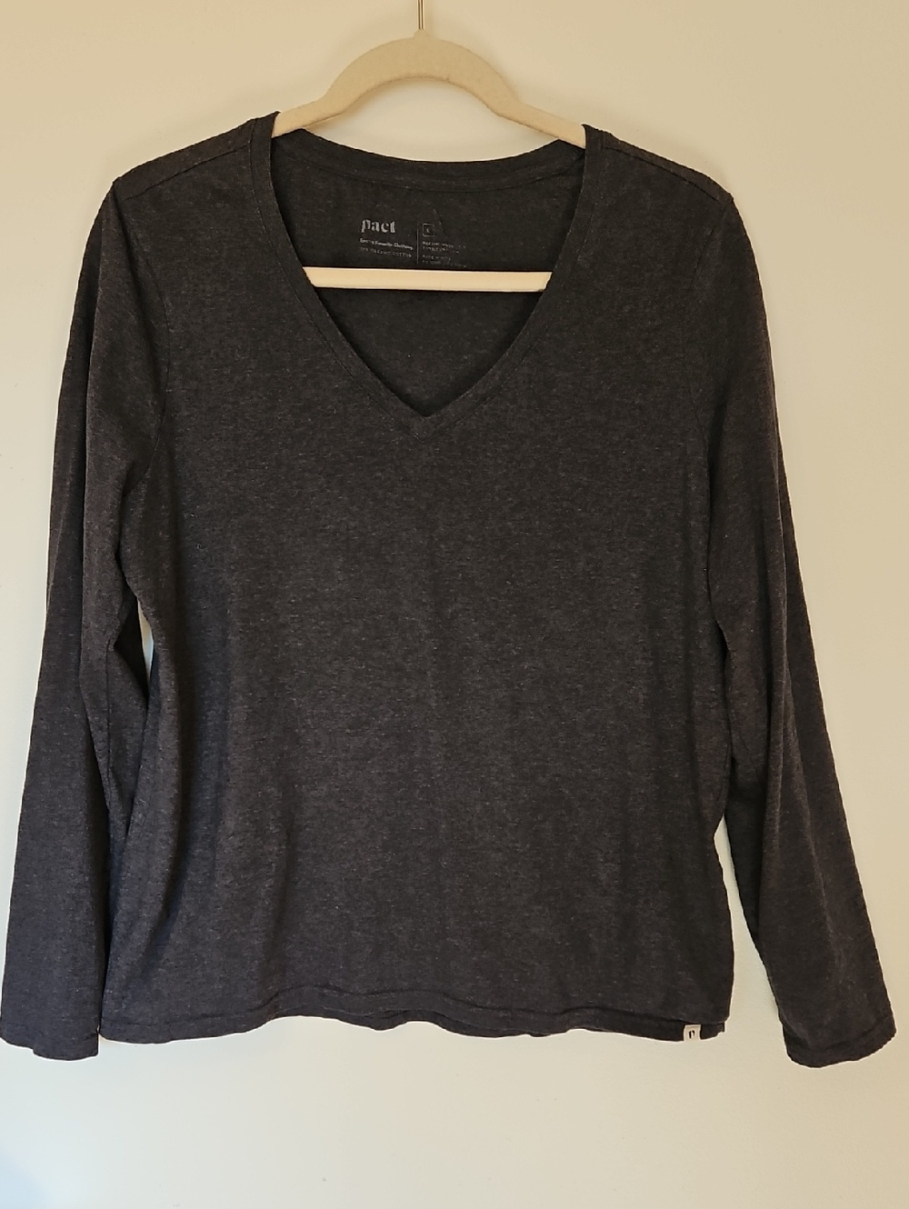 Pact Women's Large Long Sleeve V-Neck Tee - Charcoal Gray